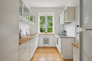 Strandvejen_349B_2_tv - køkken